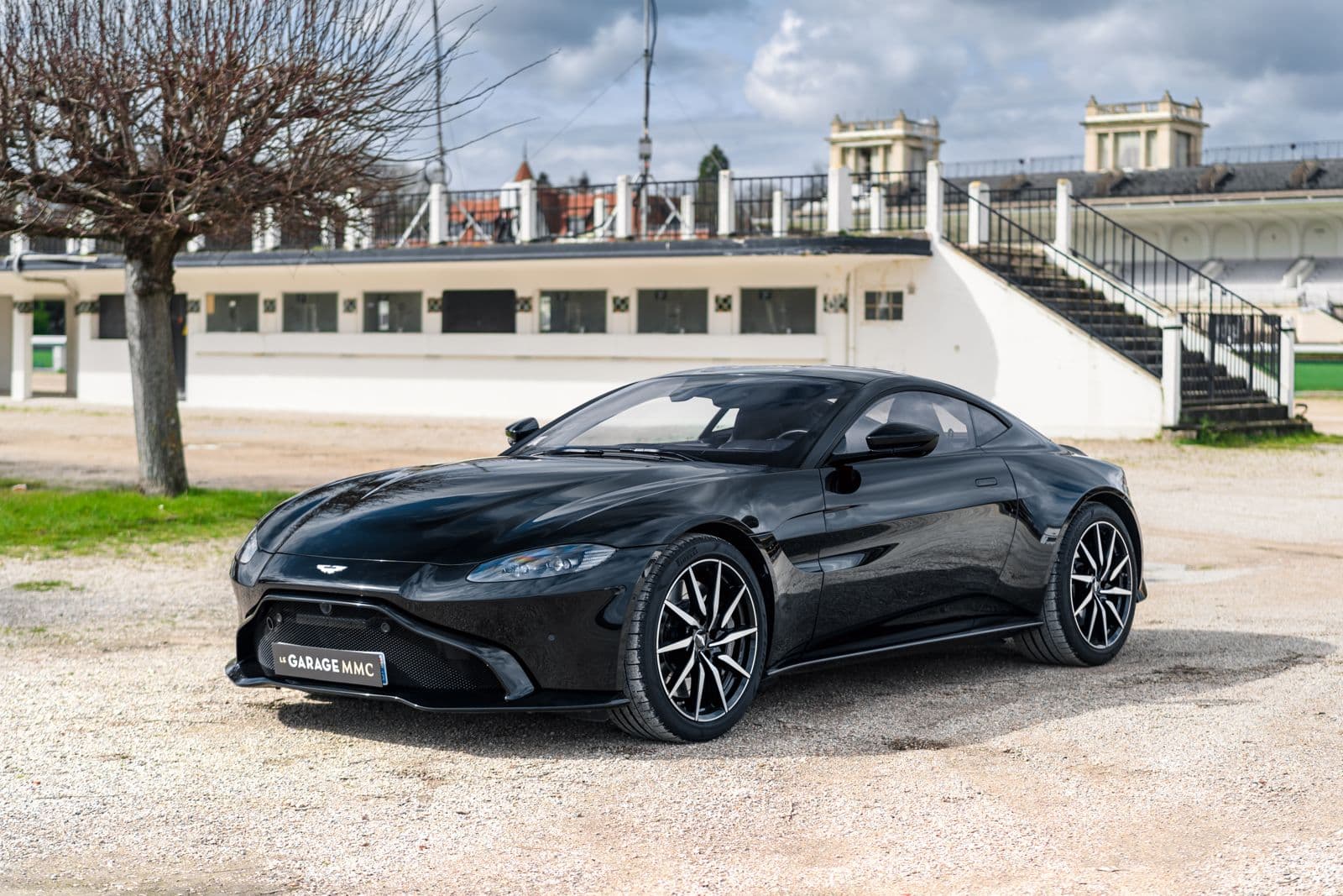 Aston Martin Vantage V8 2019, vue 1